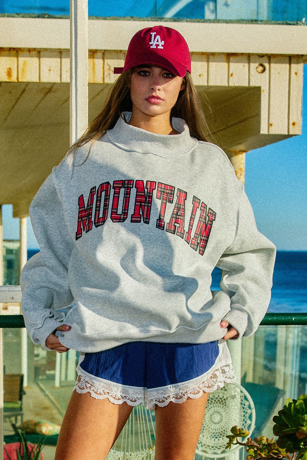 'MOUNTAIN & LAKE' PRINT REVERSIBLE MOCK-NECK SWEATSHIRT, Contents: