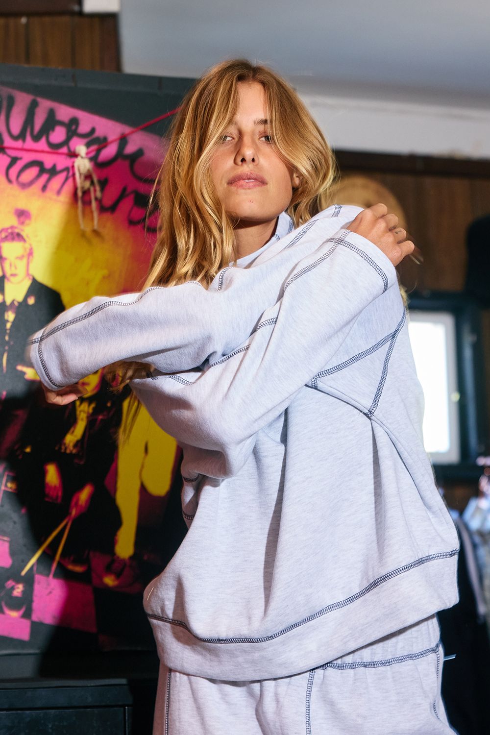 REVERSE STITCHED DETAILS MOCK-NECK PULLOVER TOP, Contents:62C 38P